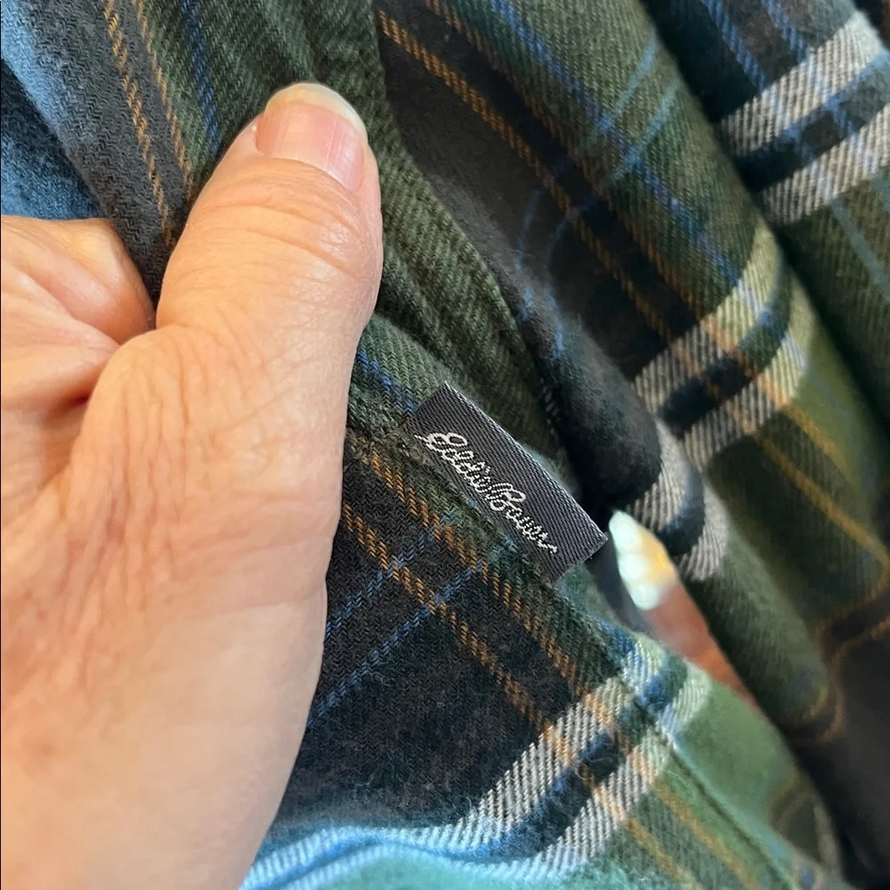 Eddie Bauer Soft Flannel Button Down Front Green Plaid Mens Medium Shirt